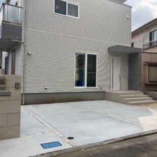 新築外構工事　タイル張り玄関アプローチ